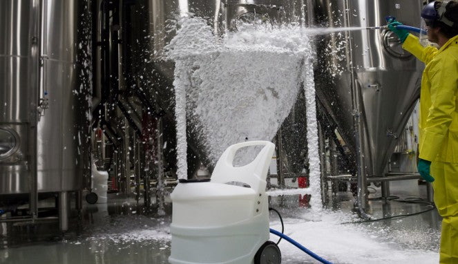 DEMA MOBILE FOAMING RANGE ACTION SHOT